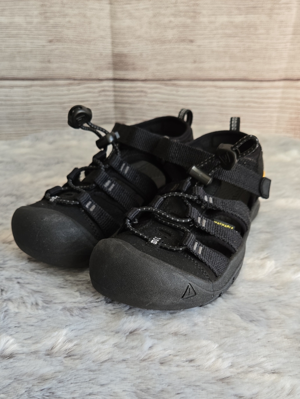 Keen Water Shoes, Little Boys Size 13
